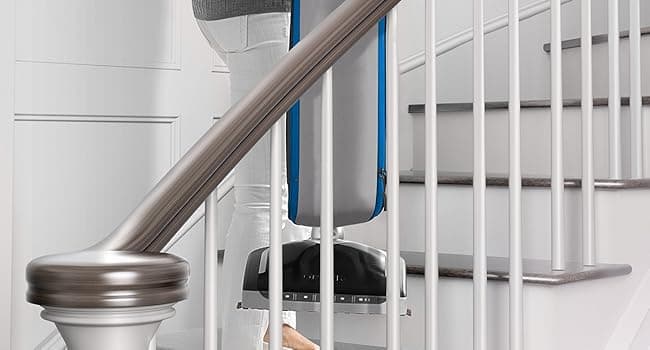 Oreck HEPA Swivel Upright Vacuum Cleaner, Lightweight Bagged Upright Vac, HEPA Media Filtration, Traps Debris and Locks in Dirt, Swivel Steering, Corded Vacuum Cleaners for Home Use