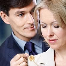 AliveRose Real Rose Gold Dipped Necklace Gifts for Women, 24K Gold Dipped Rose Pendant Necklace Jewelry Mothers Day Anniversaries Birthday Christmas Special Occasions Gifts for Her Mom Wife