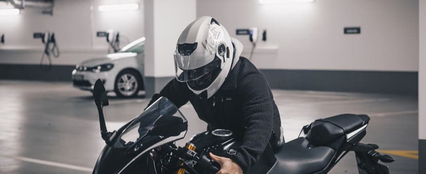 Westt Modular Motorcycle Helmet - DOT Approved - Full Face Flip Up, Internal Sun Visor for Men Women (Street Bike, ATV, Snowmobile)