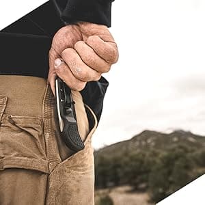 OUTDOOR EDGE OUTDOOR EDGE 3.5" RazorLite EDC Knife. Pocket Knife with Replaceable Blades and Clip. The Perfect Hunting Blade for Skinning Deer. Blaze Orange with 6 Blades