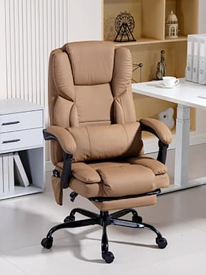HOMCOM Massage Office Chair with Foot Rest and 6 Points Vibration, Executive Office Desk Chair with Scratch-Resistant Faux Leather, Reclining Back, Comfy Lumbar Support, Remote, Brown