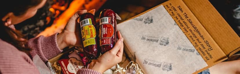 Dan the Sausageman Juneau Gourmet 8 items Gift Basket - Original Summer Sausage, Wisconsin Cheese, Mustard, Craker, Olives, Nuts and Candy | Gift Snack Box