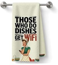 Baker Mama Towel with Quote: Baking Queen Mama. Set of 1. Baking Mama Gifts Baker Kitchen Towel, Gift for Mom Loves to Bake B0HCR77M1L