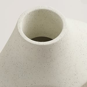 White Vases for Decor, Heart Shaped Ceramic Vase Set of 2, Nordic Heart Shaped Vases, Minimalist Decorative Vase for Table Centerpiece Wedding Dining Living Room Office House Decoration