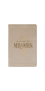 Mr. and Mrs. 366 Devotions for Couples - White Faux Leather Devotional Gift Book for Bride and Groom, Engaged 1642729647