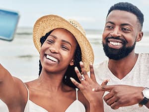 CONNOISSEURS Diamond Dazzle Stik - Portable Diamond Cleaner for Rings and Other Jewelry - Bring Out The Sparkle in Your Diamonds and Precious Stones