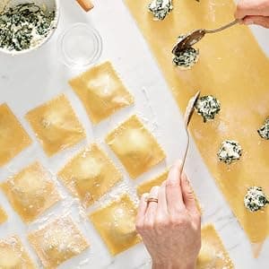 The Newlywed Table: A Cookbook to Start Your Life Together 1579657982