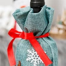 4pcs Christmas Wine Bottle Bags Burlap Wine Bottle Gift Bags with Drawstring, Reusable Santa Claus, Snowman & Reindeer Drawstring Covers for Xmas New Year Party Table Decoration