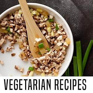 Cooking Gift Set Co. Bamboo Steamer Basket Soup Dumpling Kit - 2 Tier 8-Inch Dumpling Steamer for Cooking with Agar Agar, Roller, Spoon, Liners, Recipes & Step-by-Step Video (6-Piece Set)