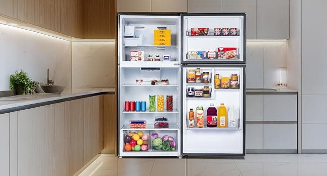 BLACK+DECKER 20.1 Cu. Ft. Top Mount Refrigerator with Ice Maker, 2-Door Refrigerator with Top Freezer, Freezer with Icemaker and Adjustable Temperature Control, BR2010JIMB, Black