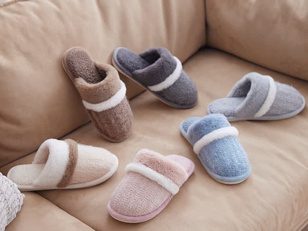Cozy Slippers for Women Indoor and Outdoor Fuzzy House Shoes with Memory Foam Anti-Skid Sole Gifts for Women Mom Ladies