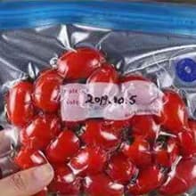 Reusable BPA Free Vacuum Sealer Bags (8.5 * 8.5in), 31 Pcs (24 Pcs Vacuum Zipper Bag & 2 Seal Clips & 5 Air Valves), Plastic, Clear, Double Zipper Seal, Microwaveable, Food Storage, Cooking