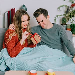 Personalized Brick Matching Heart Keychains - Valentine's Gifts for Mom, Dad, Couple, Boyfriend, Girlfriend, Lovers