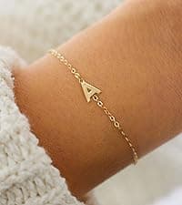 MONOZO Gold Bracelets for Women Christmas Gifts - Dainty 18K Gold Plated Disc Monogram Letter A-Z Initial Bracelets for Women Trendy Personalized Letter Bracelet Birthday Christmas Gifts for Her