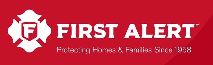 FIRST ALERT Carbon Monoxide Detector, No Outlet Required, Battery Operated, CO400, White, 2 Count (Pack of 1)