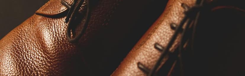 Obenauf's Leather Oil - Leather Conditioner (8oz) - Restore and Protect Leather Boots, Jackets, Purses as Well as Car Leather, Leather Furniture and Much More - Made in The USA (with Applicator)