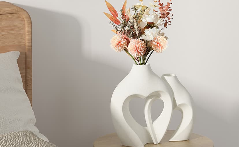 White Vases for Decor, Heart Shaped Ceramic Vase Set of 2, Nordic Heart Shaped Vases, Minimalist Decorative Vase for Table Centerpiece Wedding Dining Living Room Office House Decoration