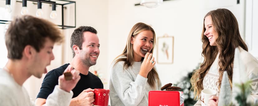 David’s Cookies Gourmet Assorted Cookies and Brownies Gift Basket - 12 x 1.5oz fresh baked cookies and 10 x 2oz individually wrapped brownies - Great for Sharing, Ideal Gift for All Special Occasions