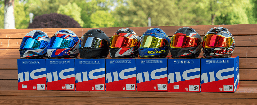 SR6 Full Face Motorcycle Helmet, Equipped with Clear & Multicolour Visors DOT Approved Street Racing Helmet