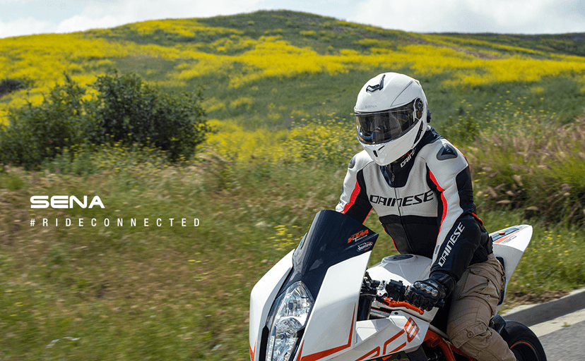 Sena Outrush R Bluetooth Modular Motorcycle Helmet with Intercom System (Gloss White, M)