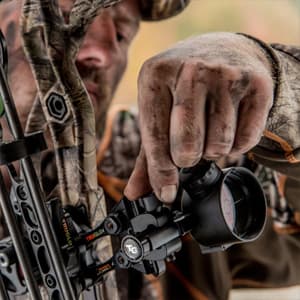 TRUGLO Carbon Hybrid Ultra Lightweight Micro-Adjustable 5-Pin Hunting Bow Sight