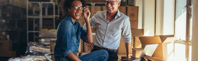 Personalized Whiskey Decanter - 4 Designs - Birthday Gifts for Men 2025, Dad, Husband, Him, Boyfriend - Men Whiskey Gifts - Personalized Gifts for Men - Bourbon, Scotch Gifts - Fathers Day Gift Ideas