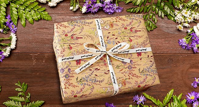 Tyzarglef Wild Flower Wrapping Paper Roll, 17 Inches x 32.8 Feet Kraft Floral Design Wrapping Paper for Women Girls Gifts, Birthdays, Weddings, Bridal Shower and Engagement B0F13926HD