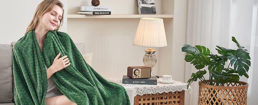 Inhand Fleece Throw Blankets, Super Soft Flannel Cozy Blankets for Adults, Washable Lightweight Blanket for Couch Sofa Bed Office, Warm Plush Blankets for All Season (50"×60", Green)