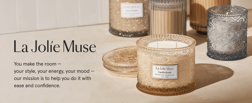 LA JOLIE MUSE Santal Rose Scented Candle – Saffron, Rose & Leather | 6 oz Natural Soy Wax | 40 Hours Clean Burn | Gift-Ready for Hosts & Gatherings | Elegant Home Decor