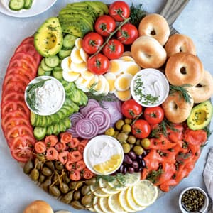 The Cheese Board Deck: 50 Cards for Styling Spreads, Savory and Sweet 0593233271