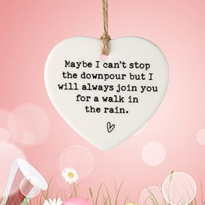 Maybe I Can't Stop the Downpour Plaque, Ceramic Heart Souvenir Hanging Friendship Plaque Crafts Friendship Gift Bestie/Sister Tough Time Gift Hang Sign Ornament for Wall Door Decor