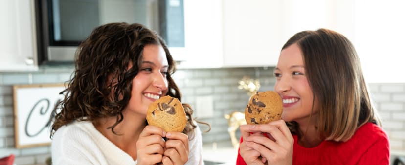 David's Cookies 2lbs Chocolate Chunks Fresh Baked Cookies - Handmade and Gourmet Cookies - Delectable and Made with Premium Ingredients - Cookie Gift Basket - Great Gift For All Occasions