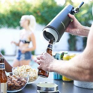 FIZZICS - DraftPour Beer Dispenser - Converts Any Can or Bottle Into a Nitro-Style Draft, Gift for Men and Beer Enthusiast, Beer Tap Draft Machine - Carbon