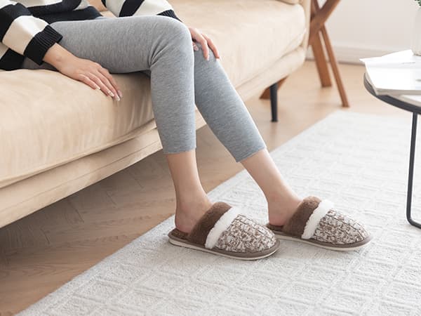 Cozy Slippers for Women Indoor and Outdoor Fuzzy House Shoes with Memory Foam Anti-Skid Sole Gifts for Women Mom Ladies