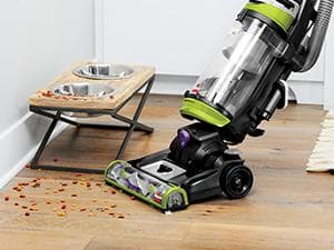 Bissell 2252 CleanView Swivel Upright Bagless Vacuum with Swivel Steering, Powerful Pet Hair Pick Up, Specialized Pet Tools, Large Capacity Dirt Tank, Easy Empty