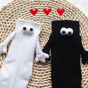 2 Pairs Magnetic Holding Hands Socks - Funny Gifts for Women & Men, Teens, Couples, Friends
