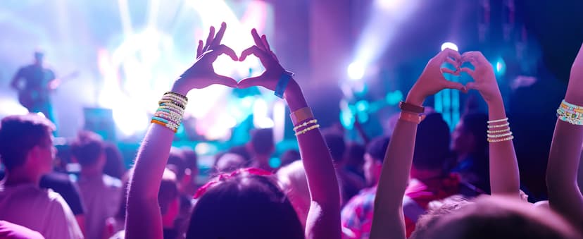 OHOME Stocking Stuffers for Kids - 5300 Clay Beads Bracelet Making Kit,Arts and Crafts for Kids Ages 8-12,Christmas Gifts Crafts Games Toys for 3-10 Year Old Birthday,Travel Essential