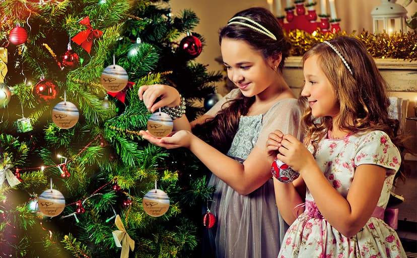 Wedding Gifts Engagement Gifts for Couples 2025 First Christmas Engaged Ornament 2025 Just Engaged Bachelorette Gift Happy Engagement Gift for Newly Engageds Couples Bride to be Her Women Fiance(1)