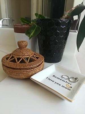 HOME SMILE Ceramic Ring Dish Jewelry Tray for Mom Sister Friends