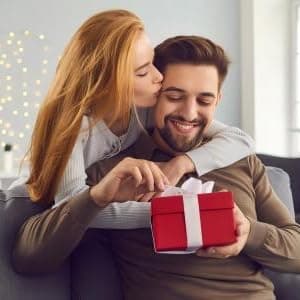 Aesnefe Pocket Hug Token Inspirational Reminder Gifts Mental Health Thinking of You Gift Self Love with PU Leather Keychain