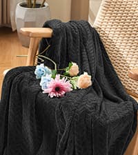 Inhand Fleece Throw Blankets, Super Soft Flannel Cozy Blankets for Adults, Washable Lightweight Blanket for Couch Sofa Bed Office, Warm Plush Blankets for All Season (50"×60", Green)
