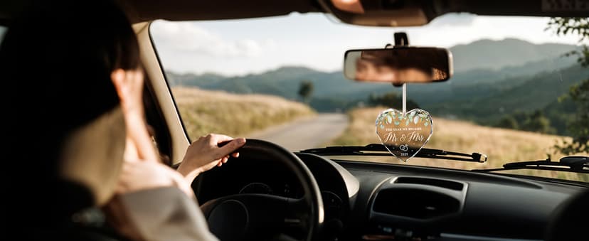 HEXMOZ Wedding Gifts for Couples 2025 - Mr and Mrs Gifts - Bridal Shower Gift, Wedding Ideas for Newly Wed, Bride, Future Mr Mrs - Just Married Glass Ornament 2025, 1st Married Couple Christmas Decor