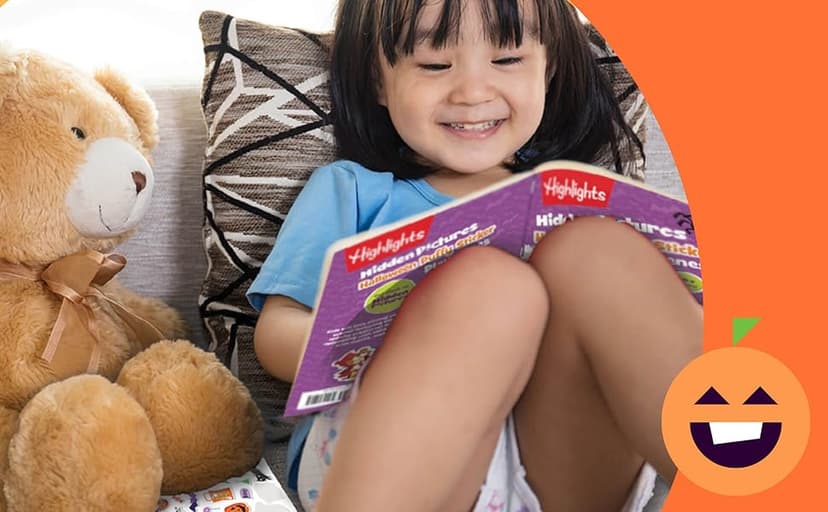 Halloween Hidden Pictures Puffy Sticker Playscenes: Halloween Activity Book for Kids 36 Featuring Over 175 Hidden Objects, 50 Reusable Puffy Stickers ... Games (Highlights Puffy Sticker Playscenes)