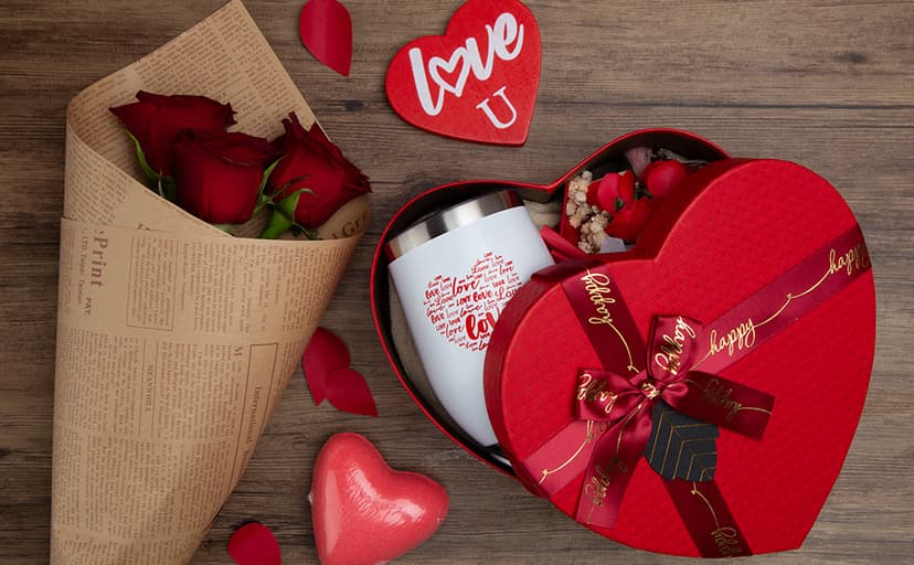 Mothers Day Gifts Mom Gifts Birthday Gifts Box for Girlfriend Wife Lover Valentine's Day Gifts for Women Heart-shaped Red Rose Love Gift Basket Love You Present Wedding & Engagement Anniversary Roman B0CP3X9LDL