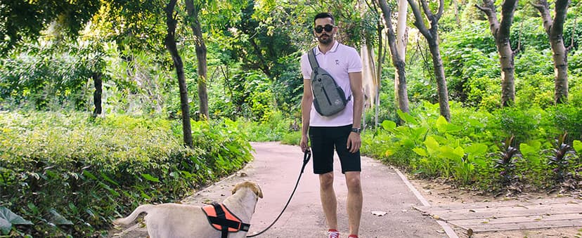 WATERFLY Crossbody Sling Backpack Sling Bag Travel Hiking Chest Bag Daypack (Black)