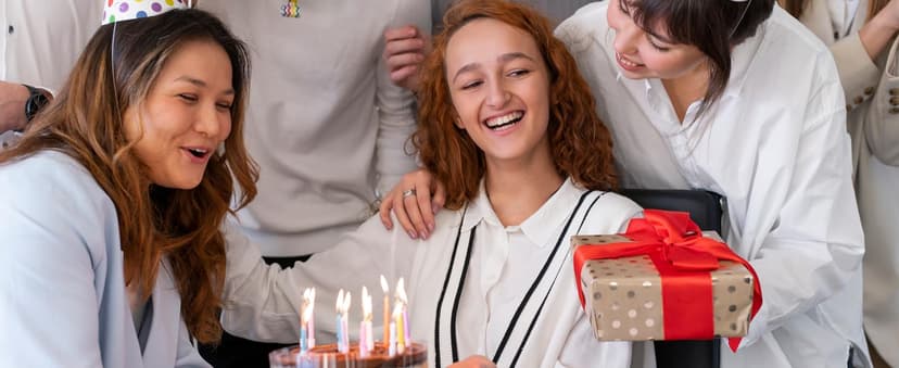 60PCS Pre-Written Friendship Messages in a Bottle, Bestfriend Birthday Gifts for Women Sister Bestie, Cute Capsule Messages in Plastic Jar Long Distance BFF Gifts