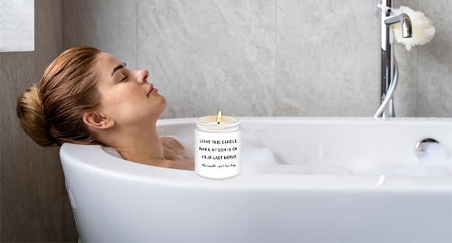 Homsolver Daughter in Law Gifts, Birthday Christmas Anniversary Wedding Gifts for Daughter from Mother Father in Law, Funny Sons Girlfriend, Future Daughter-in-Law Lavender Candle Gift from Mom Dad