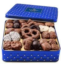 Christmas Chocolate Gift Basket– Holiday Candy Gift Box with Assorted Milk, Dark & White Chocolates – Holiday Food Gift Idea for Men, Women, Family, Corporate- Bonnie & Pop Christmas Style