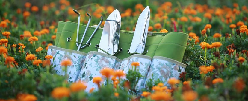 Rust-Resistant Steel Garden Tool Sets for Women, Men, Durable, Ergonomic Wooden Handle, Idea for Planting Work Grenebo Heavy Duty Gardening Tools with Handbag, Gardening Gifts for Women B09F9C3KFS