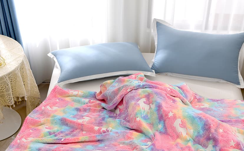 TEHALK Unicorn Glow in The Dark Blanket, Unicorn Blanket for Girls/Kids, Unicorns Gifts for Girls Age 3-12, Toddler Blanket for Kids, Soft Fleece Blanket Throw Birthday Gift 40"x60"